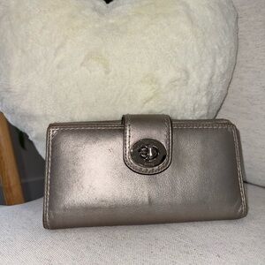 Coach Vintage Women's Silver Metallic Leather Bifold Wallet With Checkbook Flap